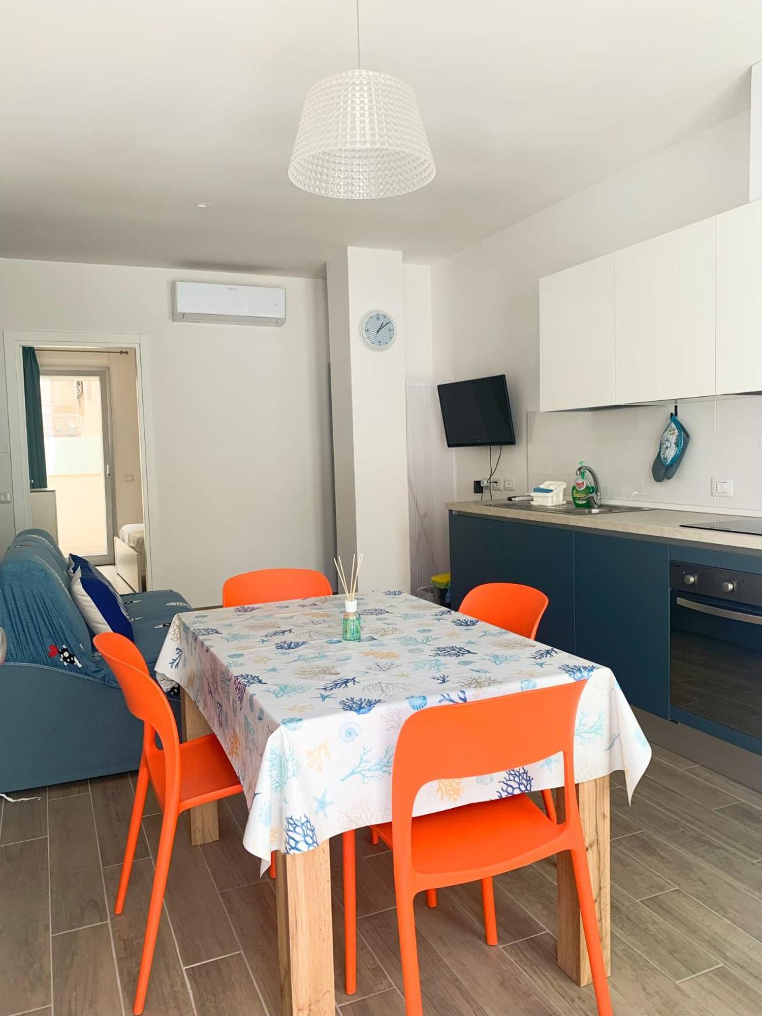 Conero-Alba Al Mare-Bilocale E Corte-Delfino Apartment *